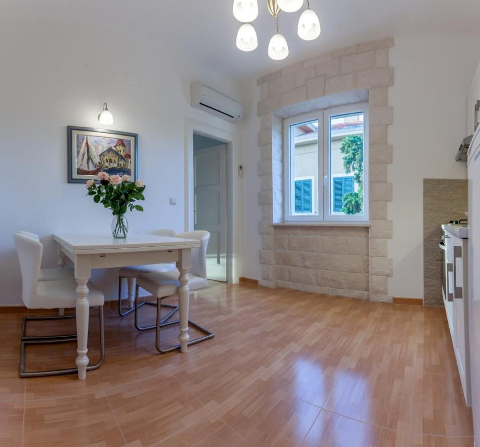 Classy Apartment In The Center Of Split Exteriör bild