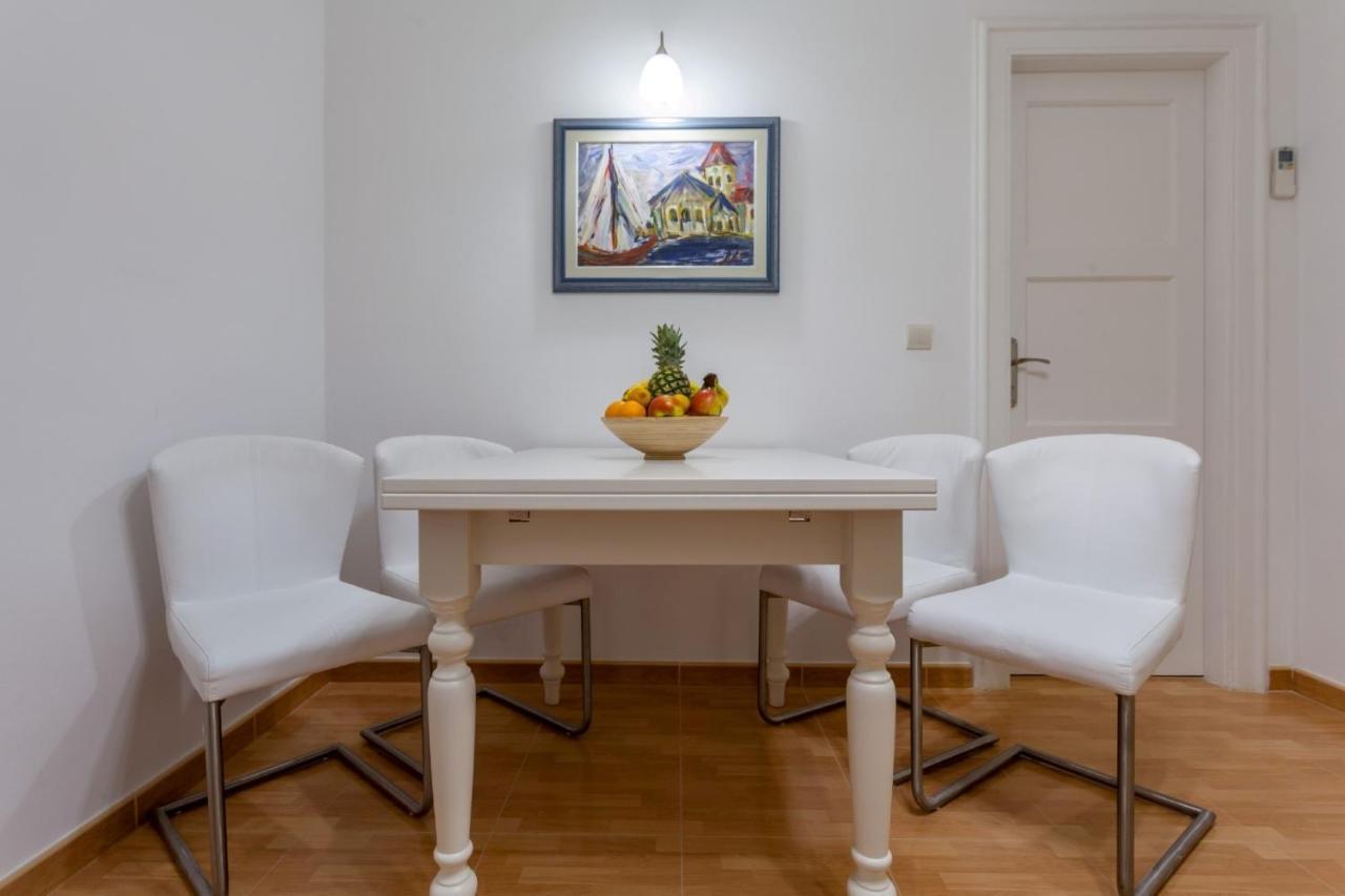 Classy Apartment In The Center Of Split Exteriör bild